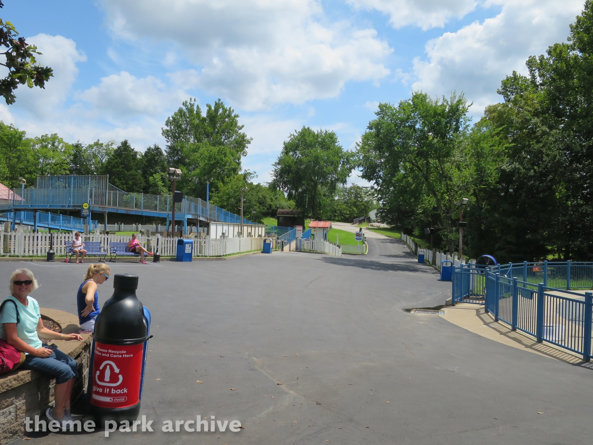 Tidal Wave at Six Flags St. Louis | Theme Park Archive