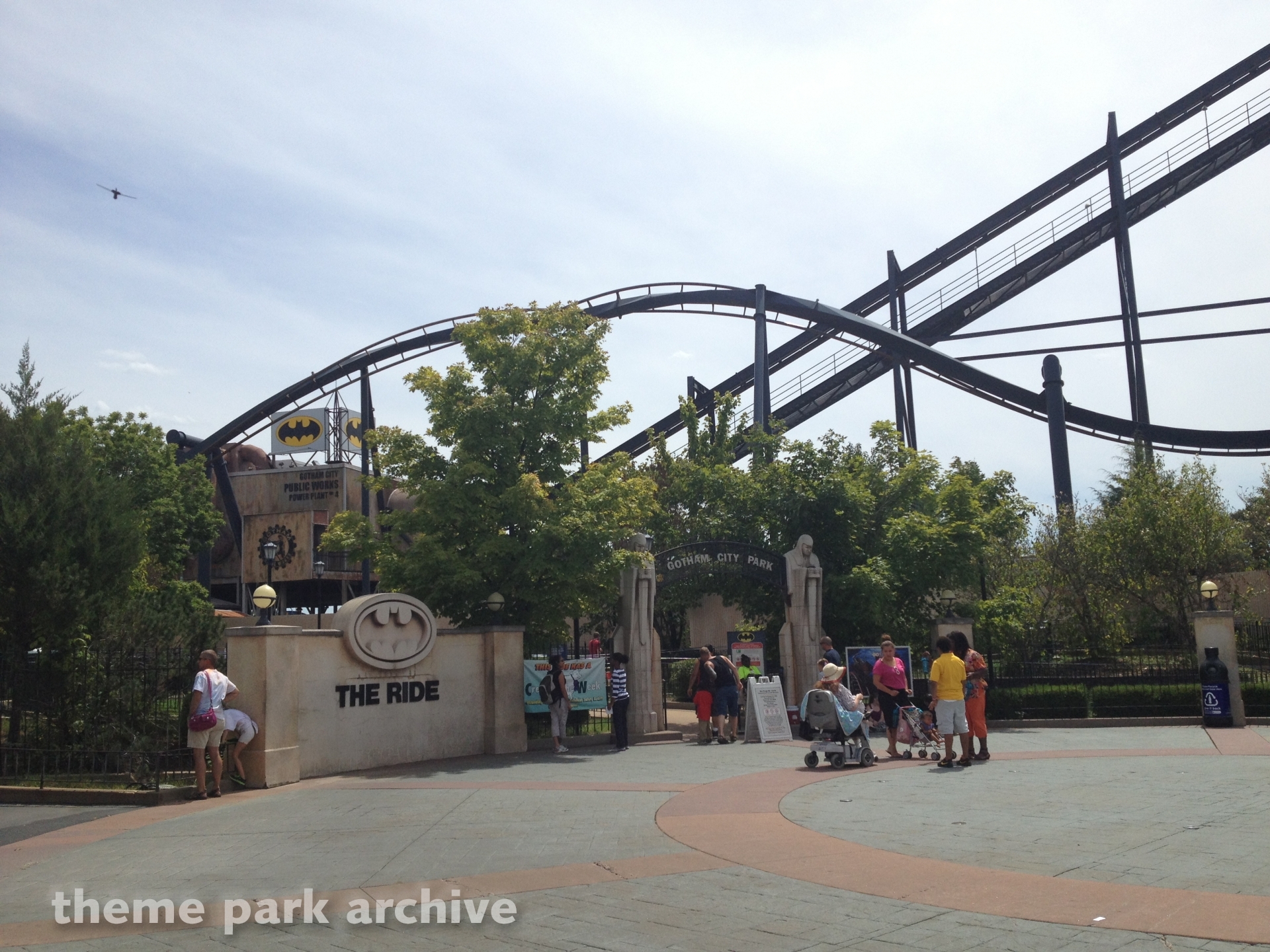 Batman The Ride at Six Flags St. Louis | Theme Park Archive