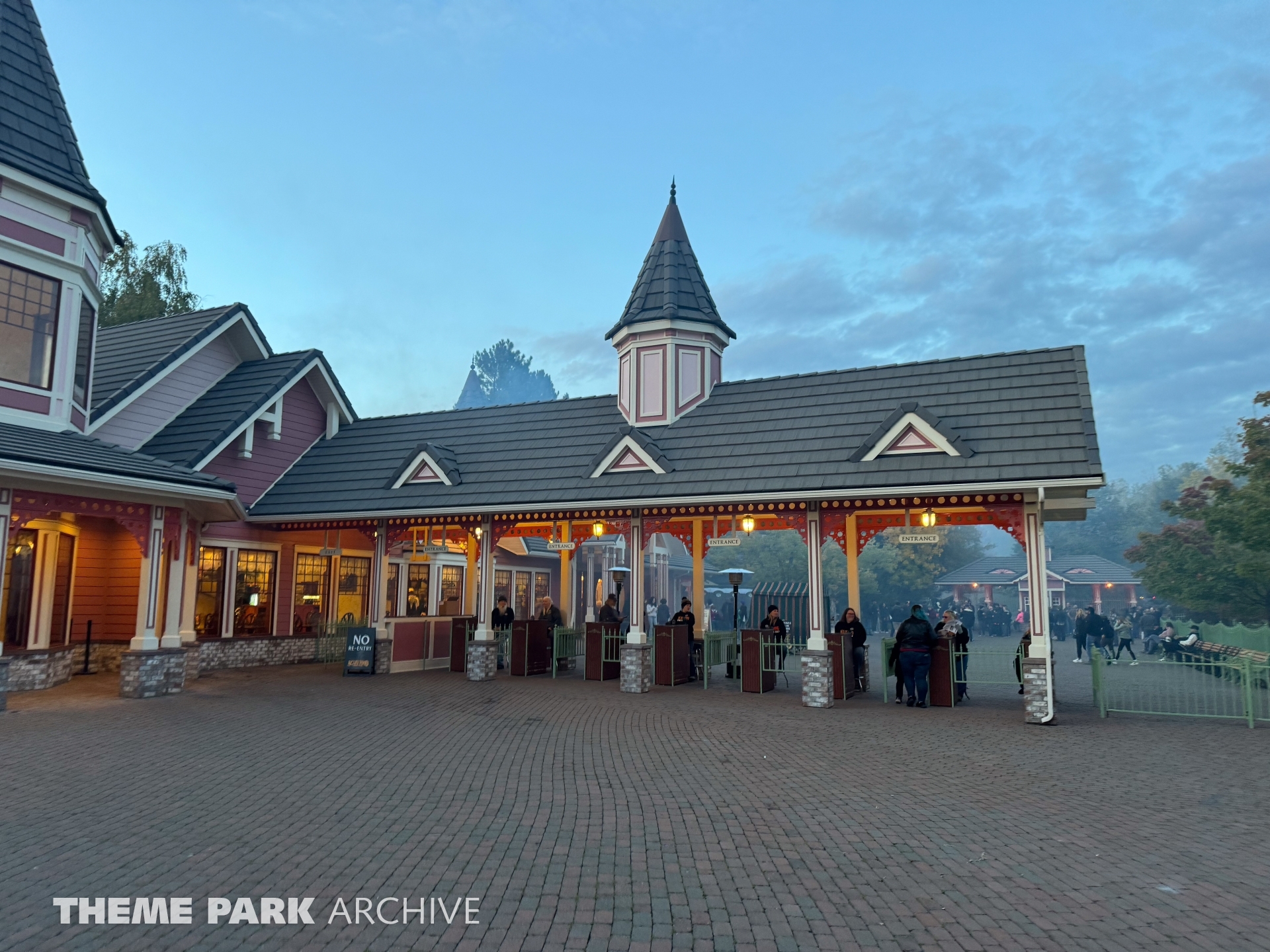 Entrance at Silverwood Theme Park and Boulder Beach Waterpark