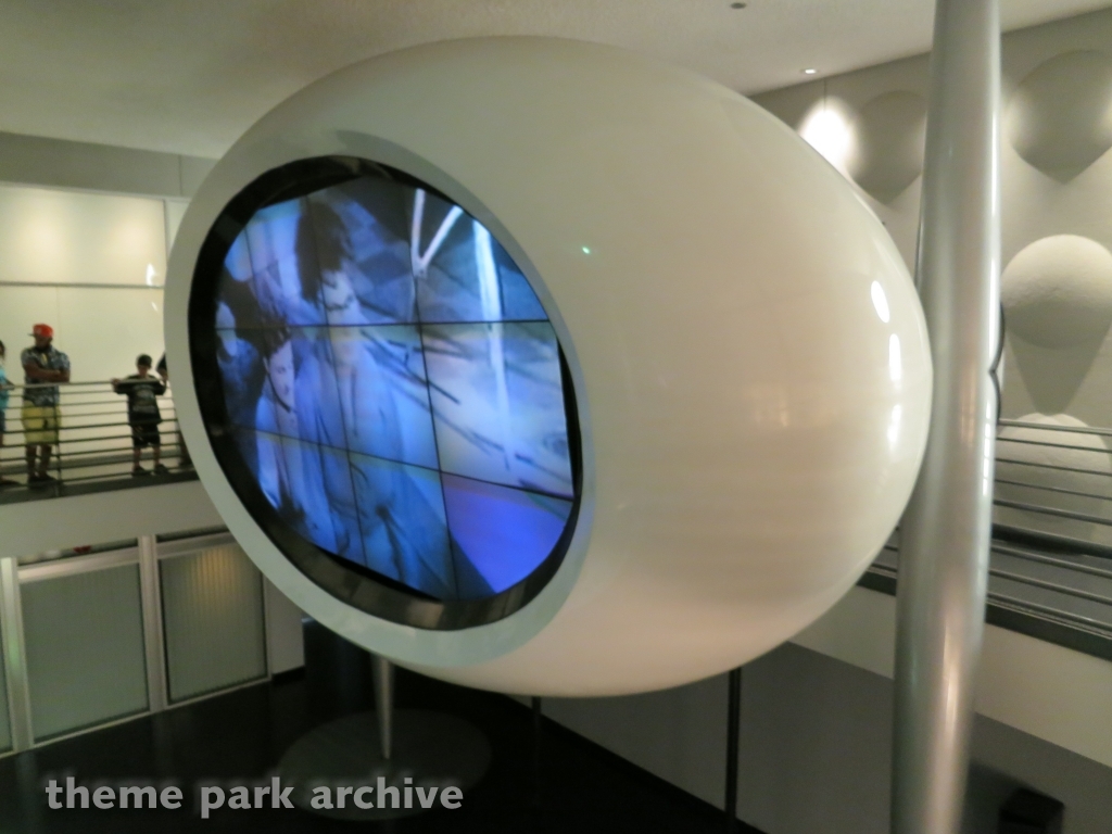 Men In Black Alien Attack at Universal City Walk Orlando