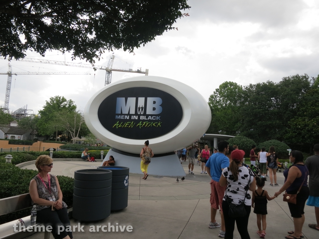 Men In Black Alien Attack at Universal City Walk Orlando