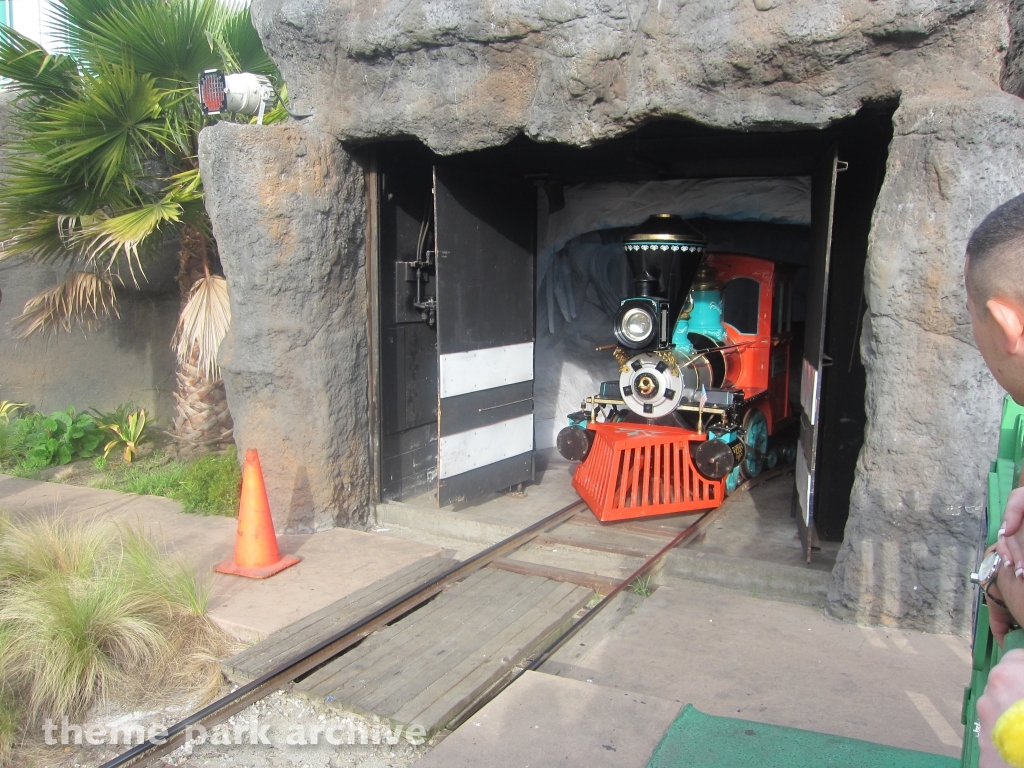 Cave Train Adventure at Santa Cruz Beach Boardwalk