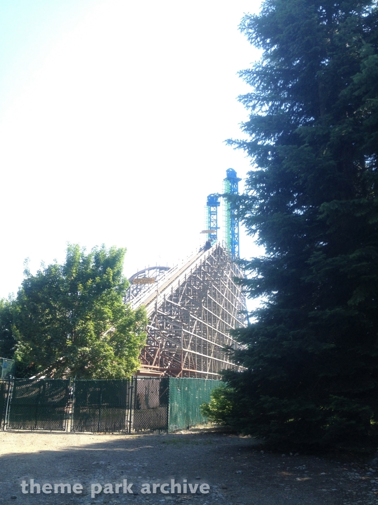 Tremors at Silverwood Theme Park and Boulder Beach Waterpark