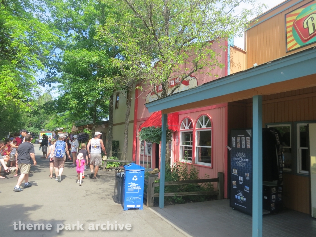 Country Carnival at Silverwood Theme Park and Boulder Beach Waterpark