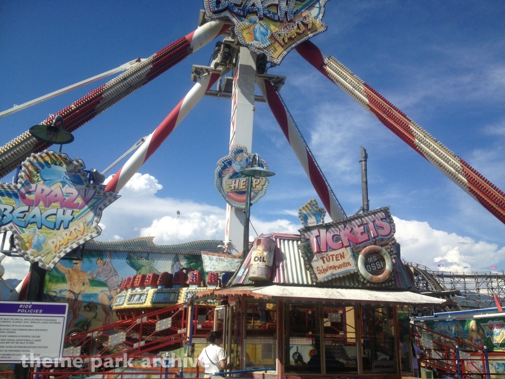 Crazy Beach Party at Playland P.N.E. | Theme Park Archive, image size:1024x768