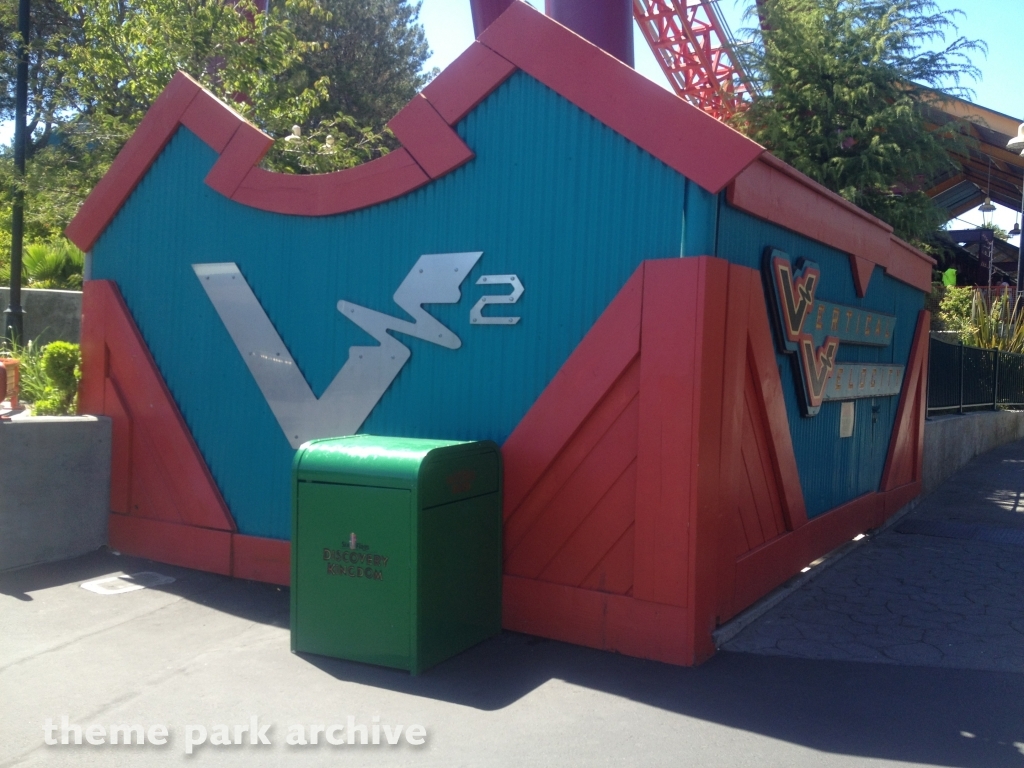 The Flash: Vertical Velocity at Six Flags Discovery Kingdom