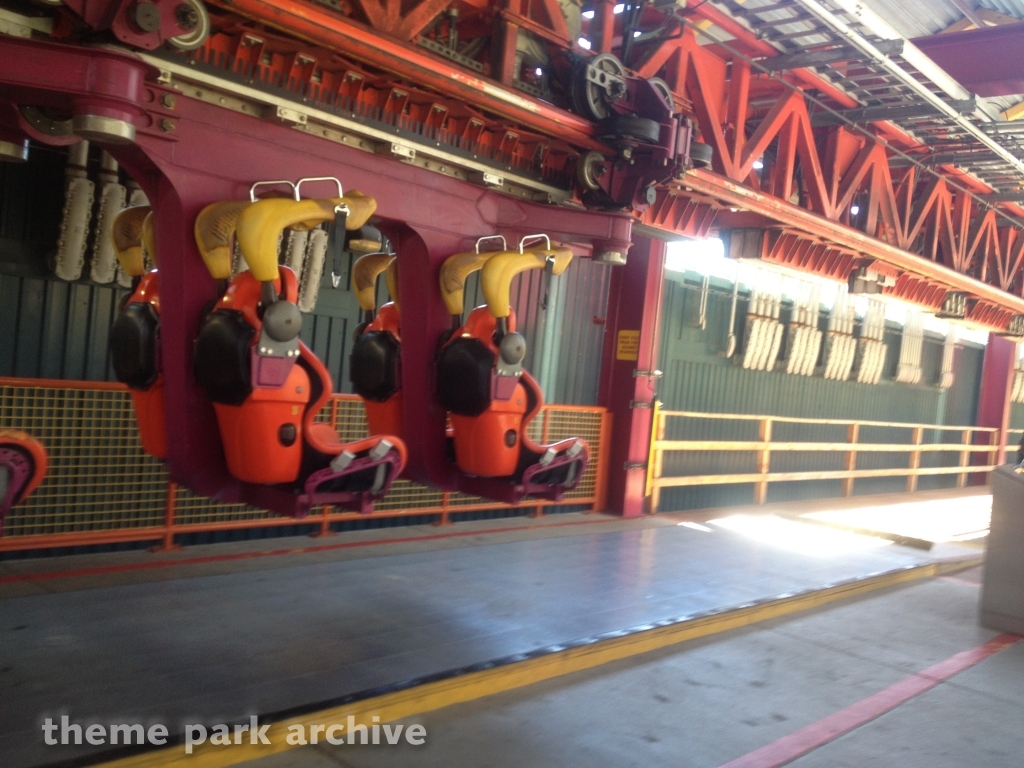 The Flash: Vertical Velocity at Six Flags Discovery Kingdom