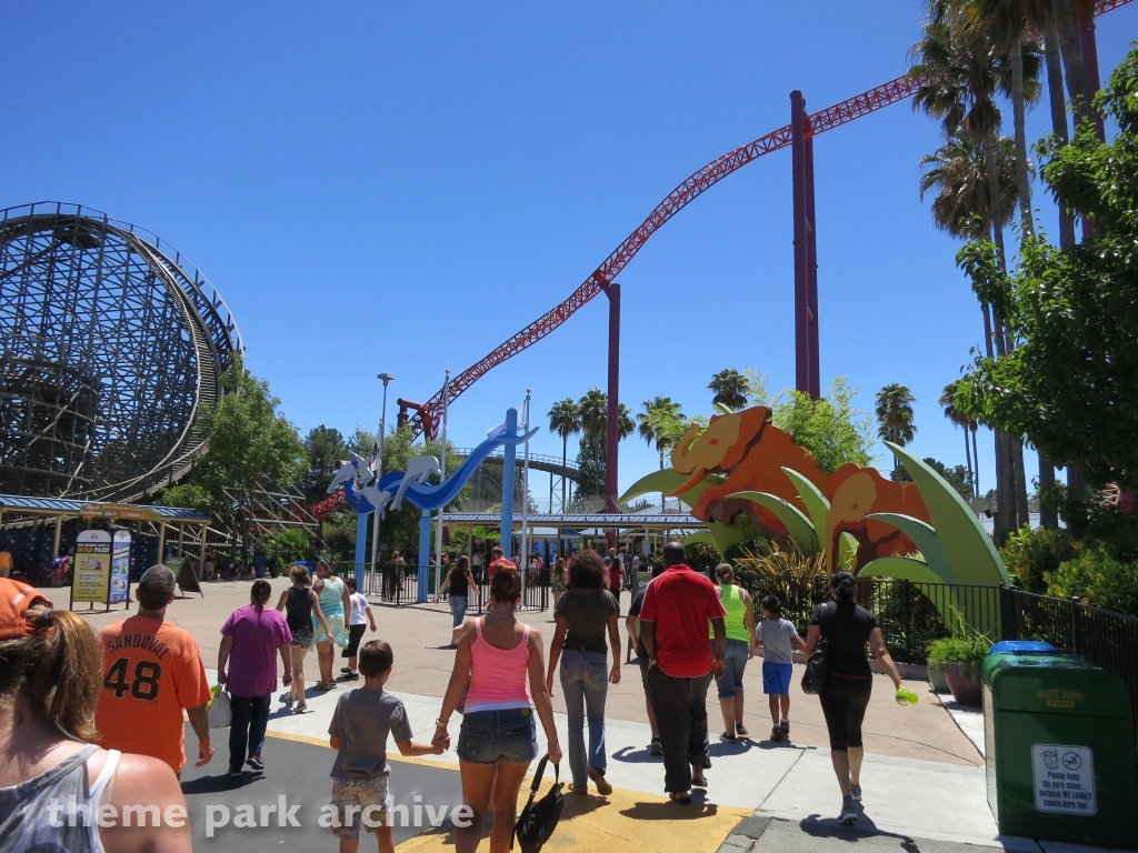The Flash: Vertical Velocity at Six Flags Discovery Kingdom
