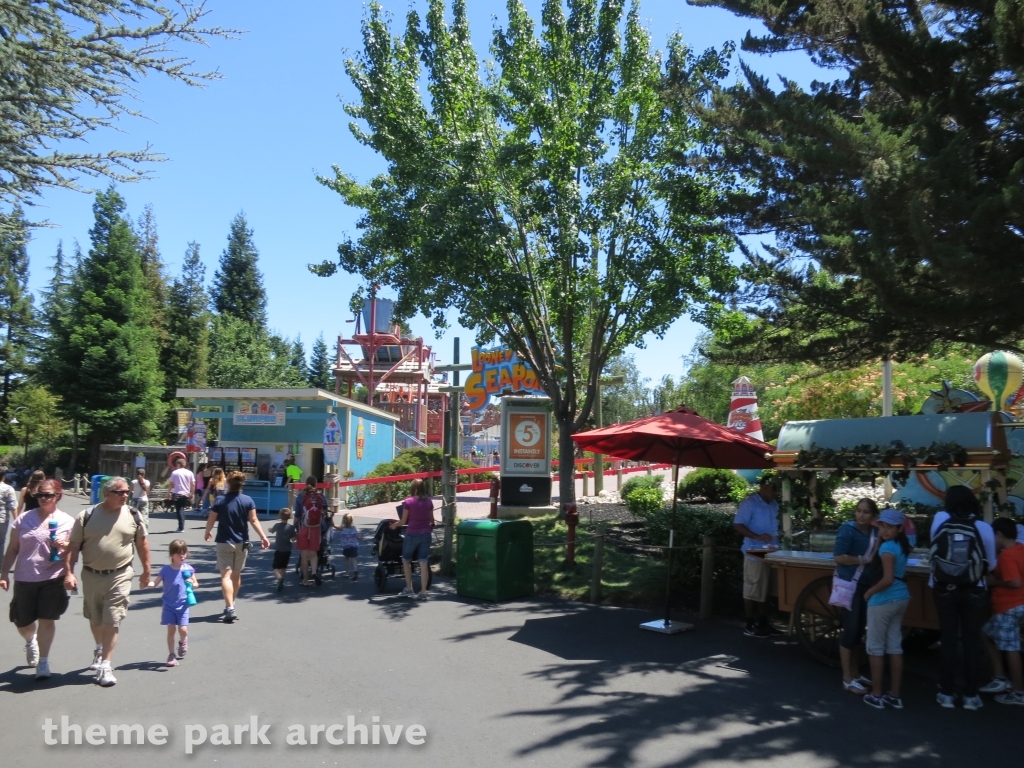 Looney Tunes Seaport at Six Flags Discovery Kingdom