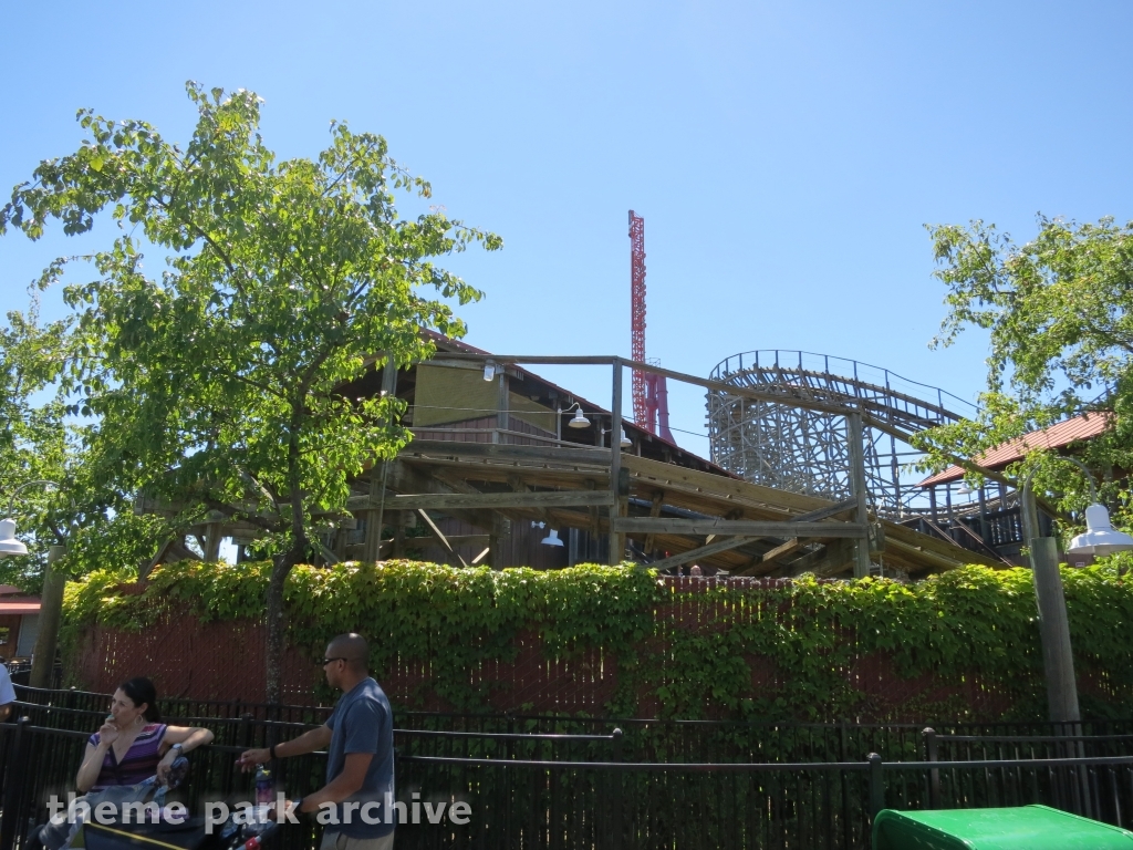 Roar at Six Flags Discovery Kingdom