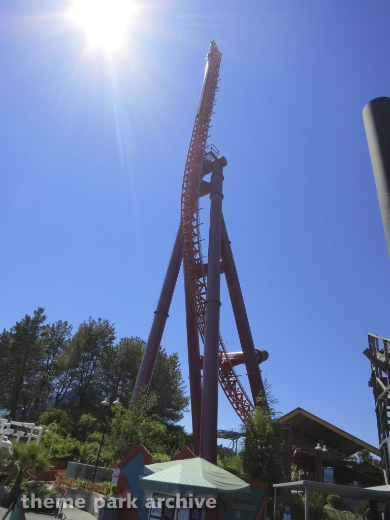 The Flash: Vertical Velocity at Six Flags Discovery Kingdom