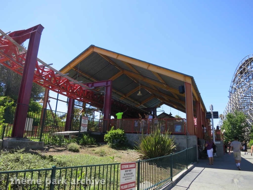 The Flash: Vertical Velocity at Six Flags Discovery Kingdom