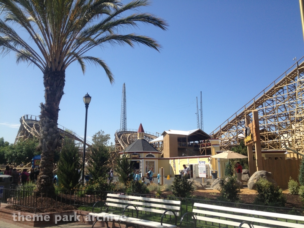 Gold Striker at California's Great America