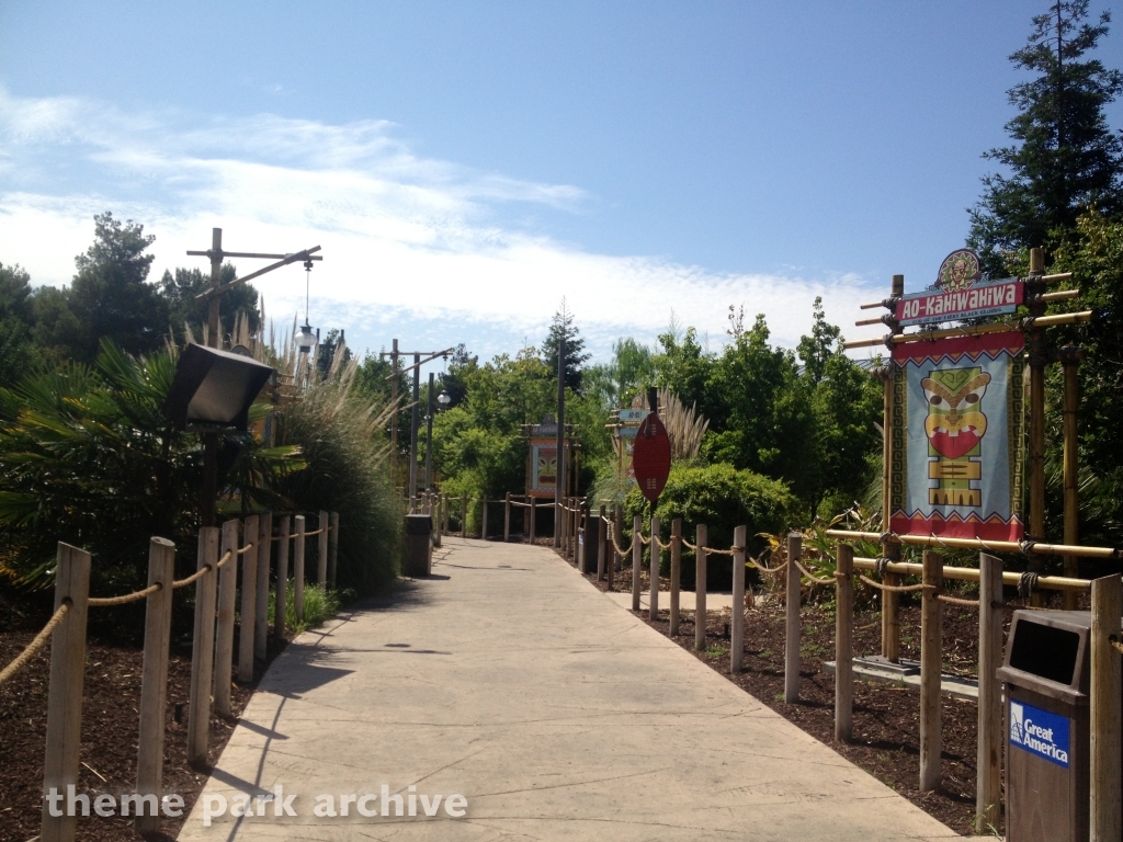 Tiki Twirl at California's Great America