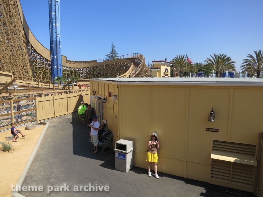 Gold Striker at California's Great America