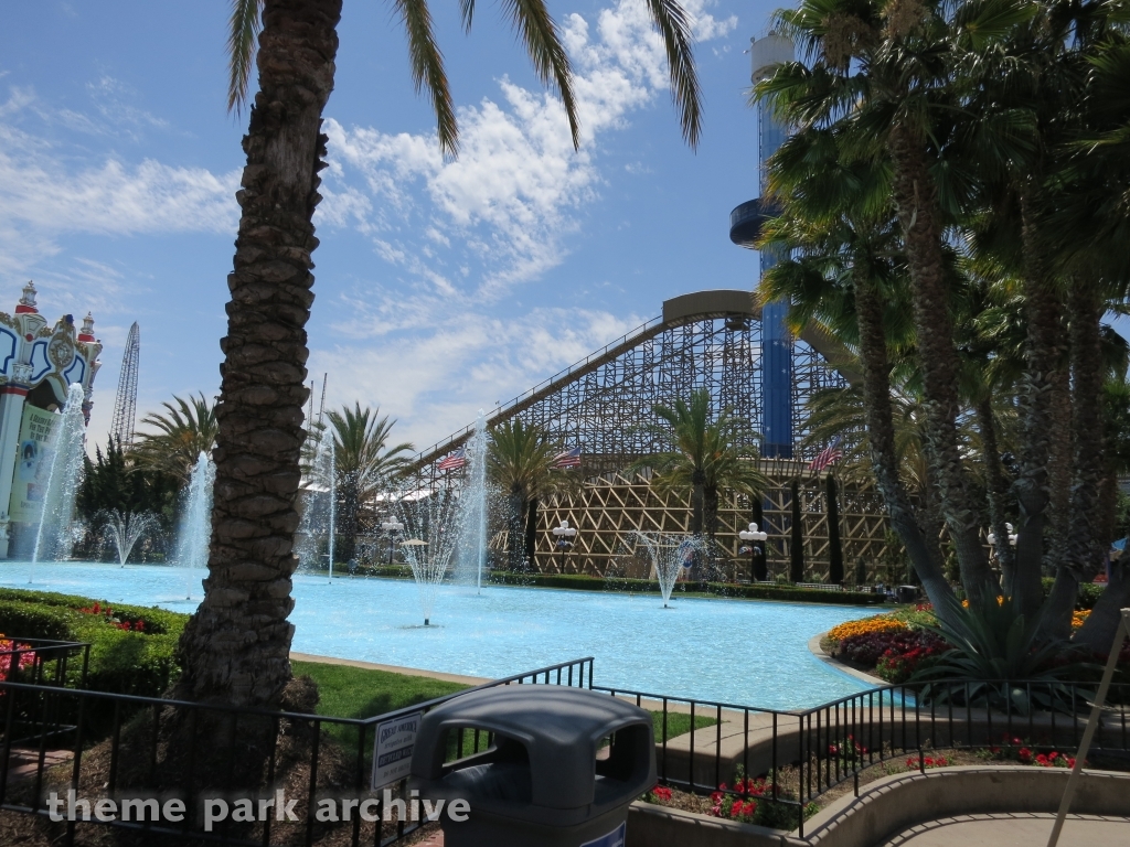 Gold Striker at California's Great America