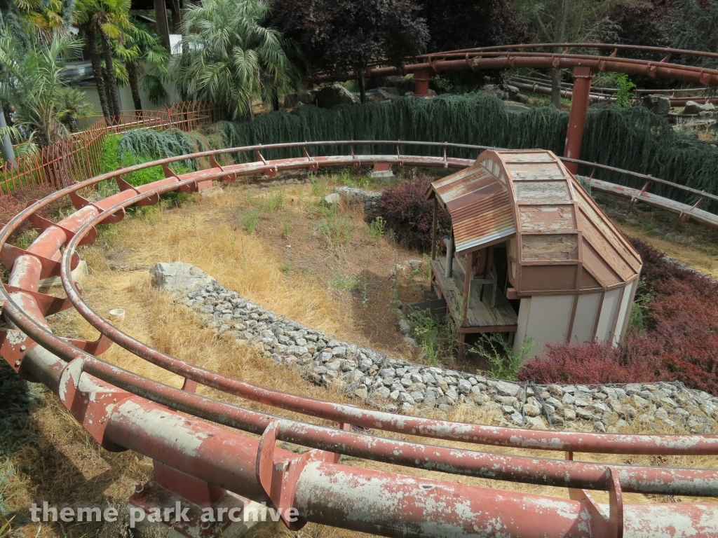 Quicksilver Express at Gilroy Gardens