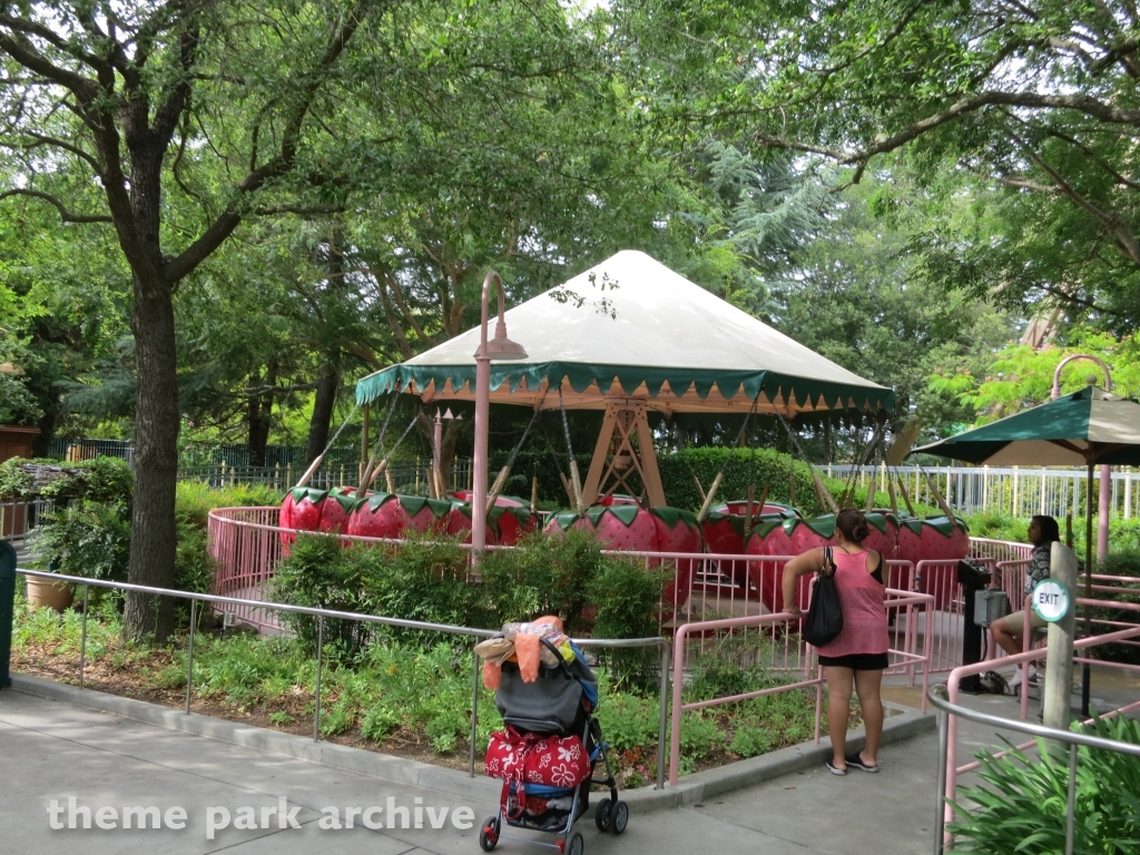 Strawberry Sundae at Gilroy Gardens