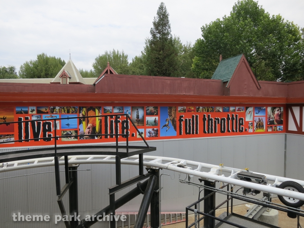Full Throttle at Six Flags Magic Mountain