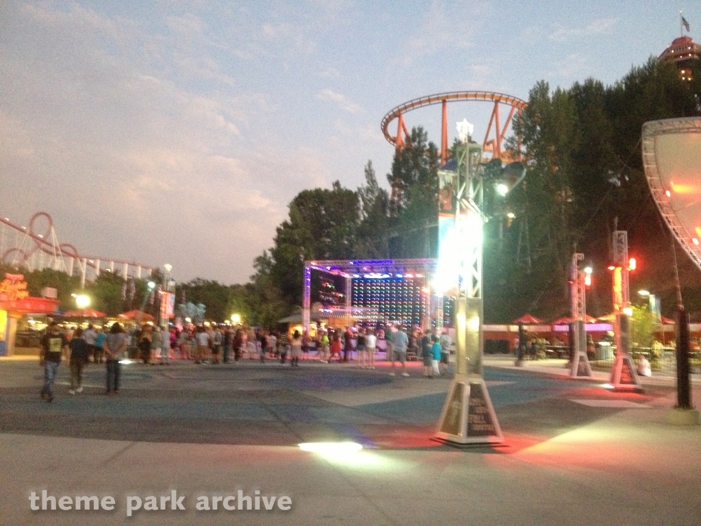 Full Throttle at Six Flags Magic Mountain