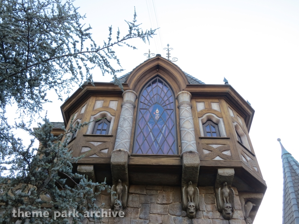 Snow White's Scary Adventures at Disney California Adventure