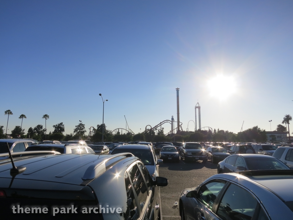 Parking at Knott's Berry Farm