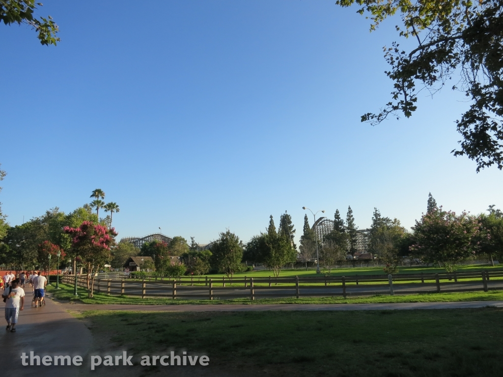 Parking at Knott's Berry Farm