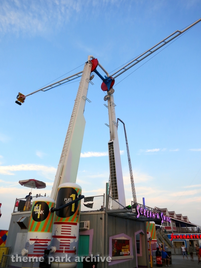 Screamin' Swing at Morey's Piers