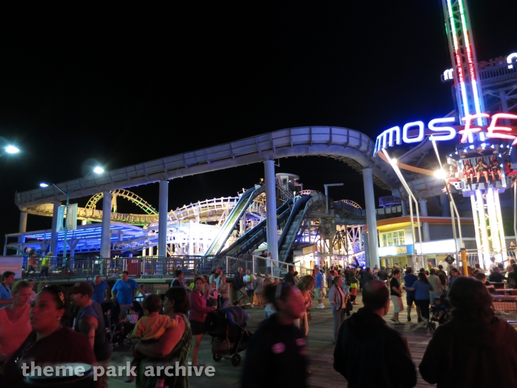 Zoom Phloom at Morey's Piers