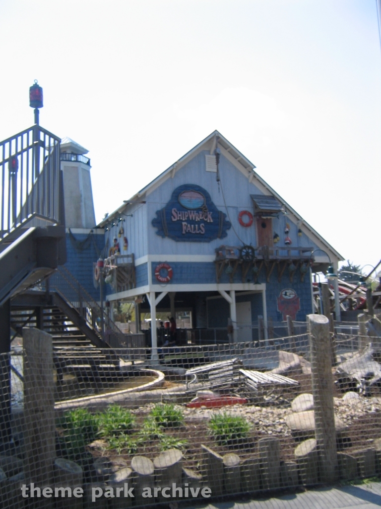 Shipwreck Falls at Geauga Lake