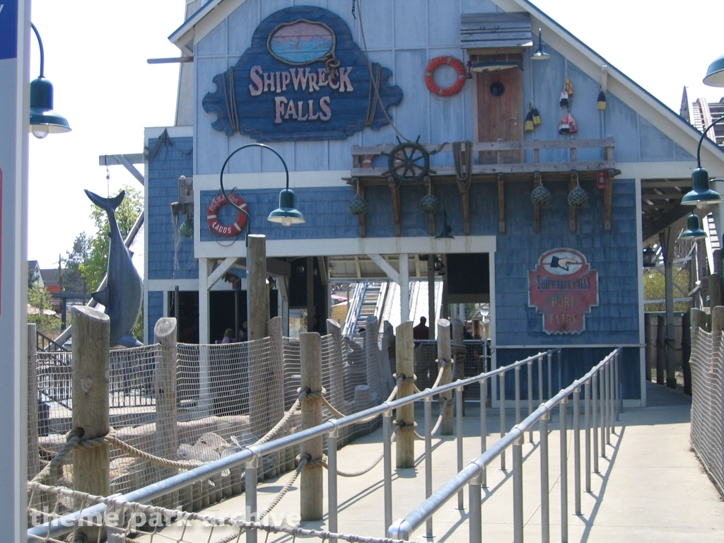 Shipwreck Falls at Geauga Lake