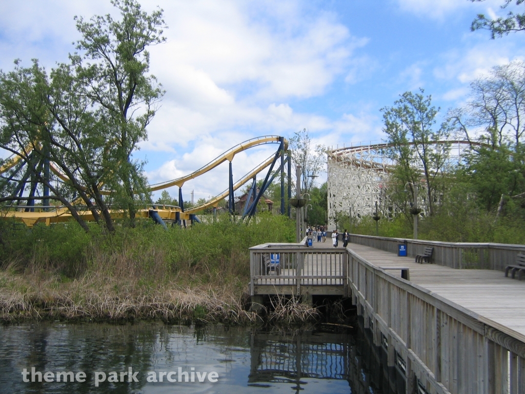 Raging Wolf Bobs at Geauga Lake