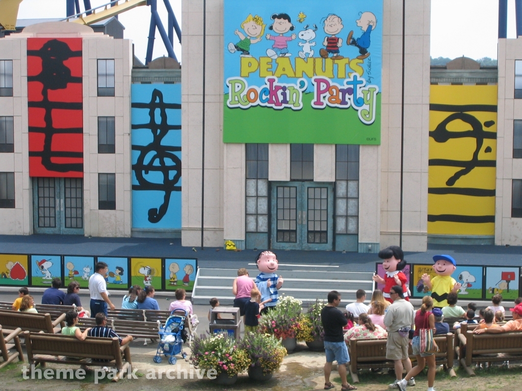 Power City Stage at Geauga Lake