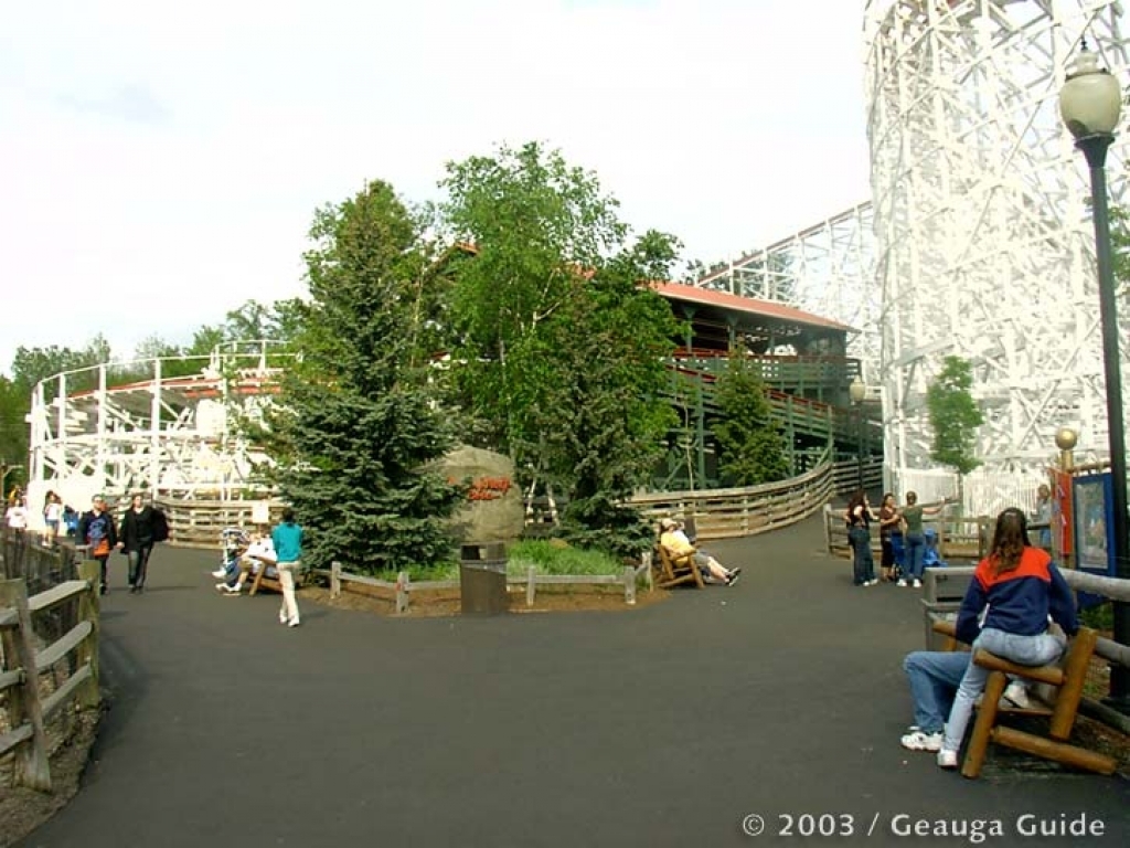 Raging Wolf Bobs at Geauga Lake