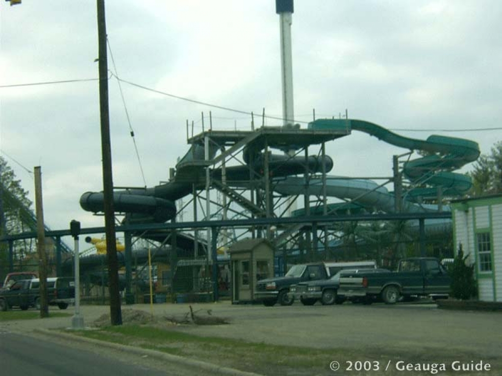 Hurricane Hannah's Waterpark at Geauga Lake