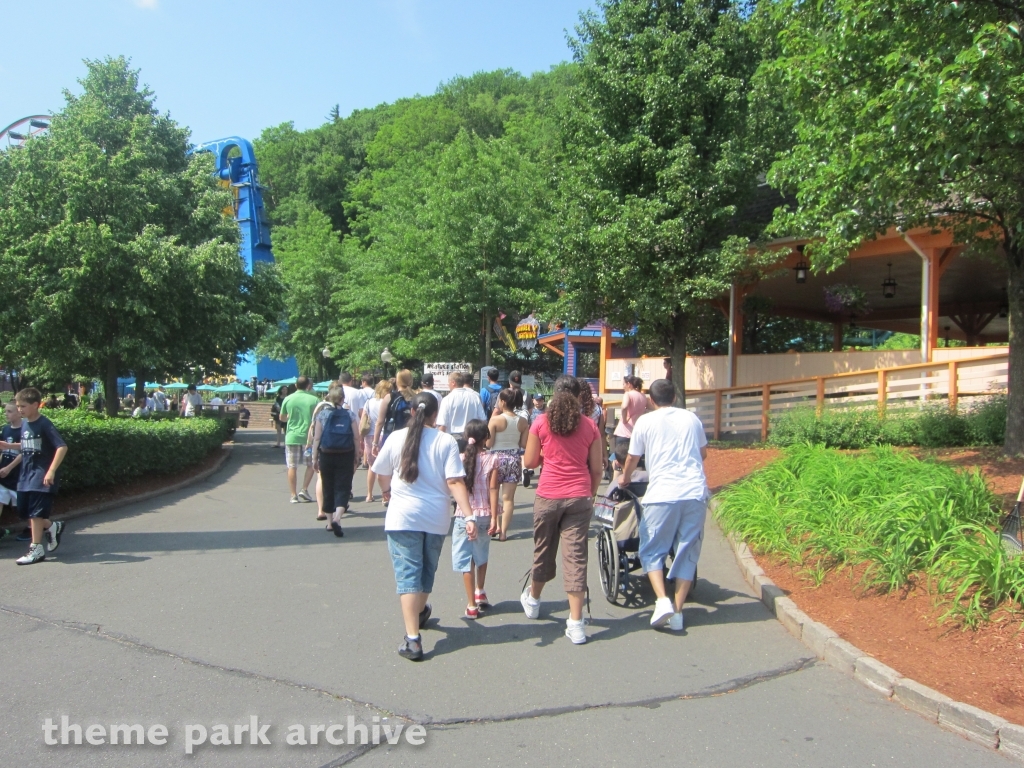 Thunder N' Lightning at Lake Compounce