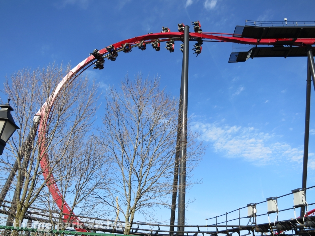 X Flight at Six Flags Great America