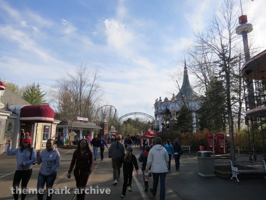 Carousel Plaza at Six Flags Great America