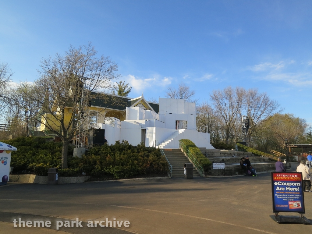 igNIGHT at Six Flags Great America