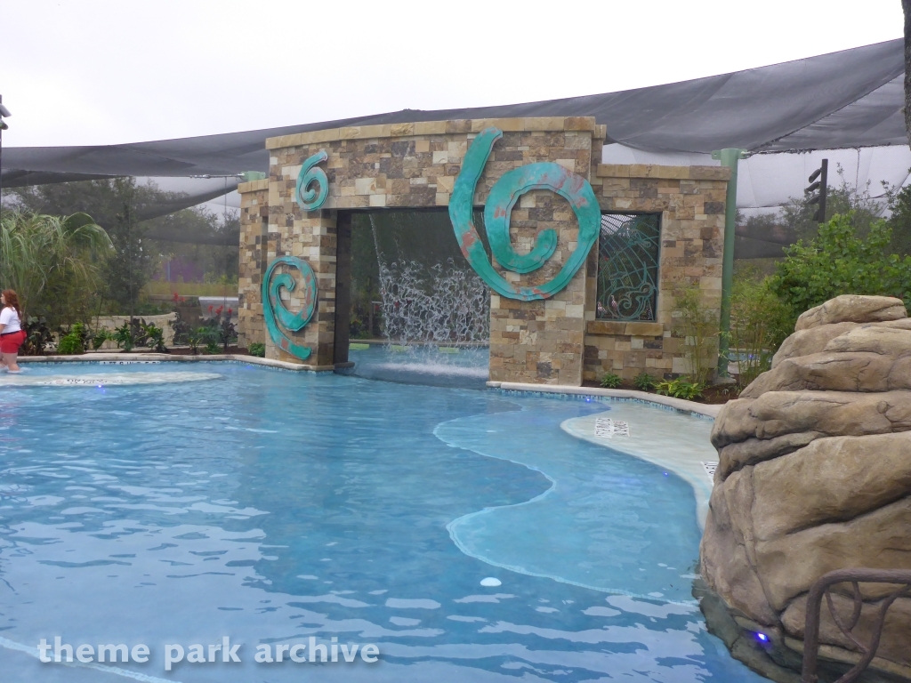 Roa's Aviary at SeaWorld San Antonio