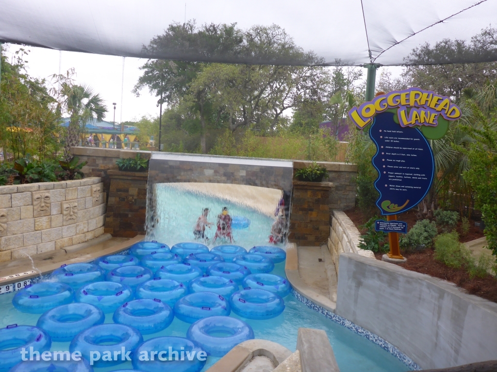 Roa's Aviary at SeaWorld San Antonio