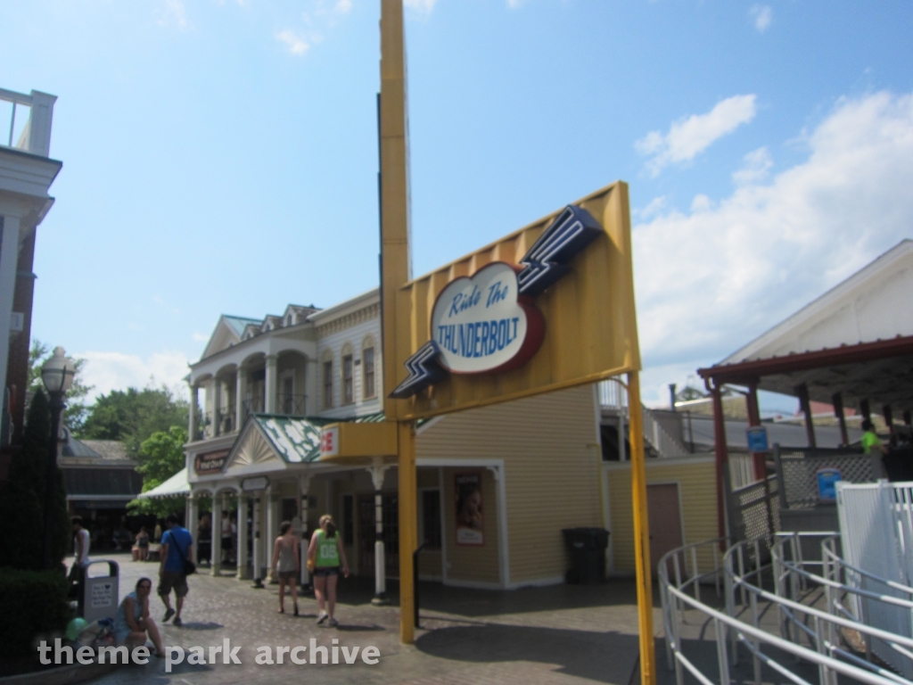 Thunderbolt at Six Flags New England