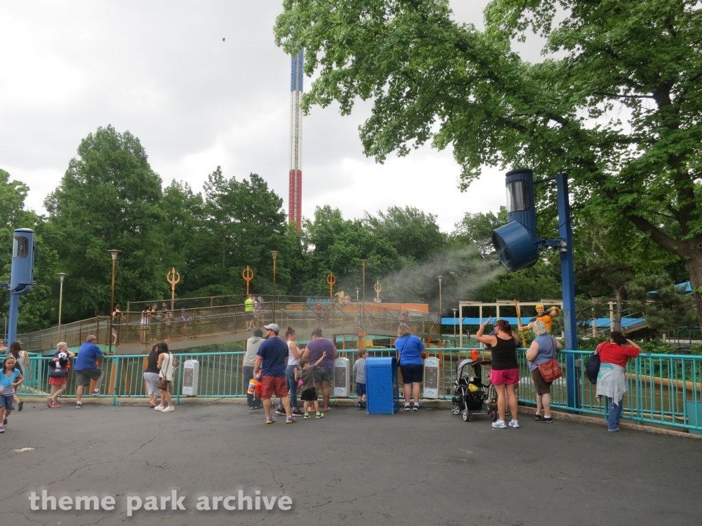 Aquaman Splashdown at Six Flags Over Texas