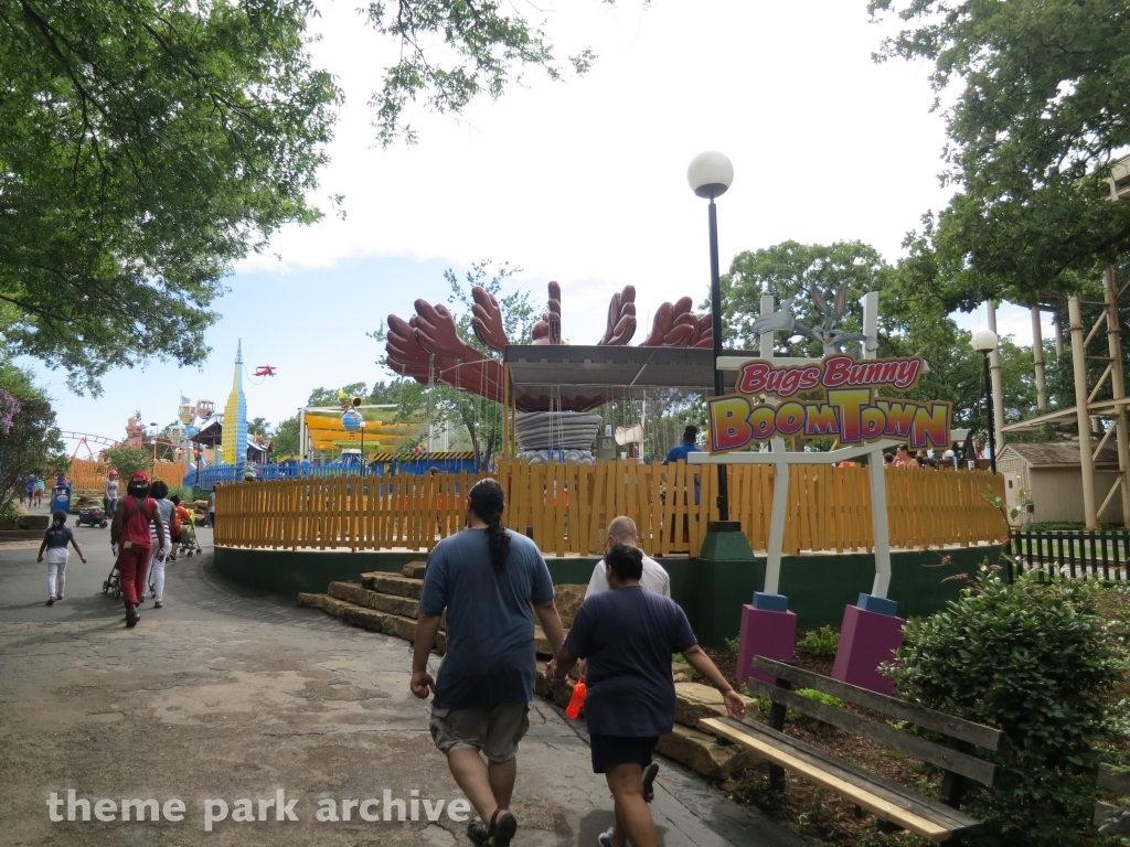 Looney Tunes BoomTown at Six Flags Over Texas