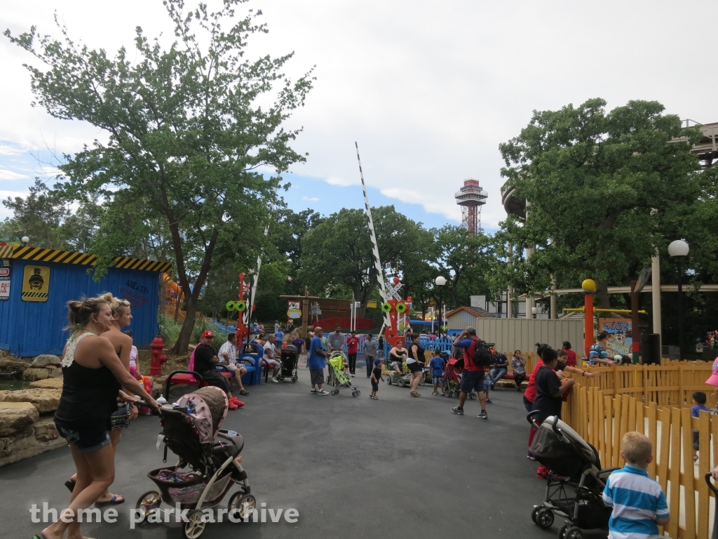 Looney Tunes BoomTown at Six Flags Over Texas