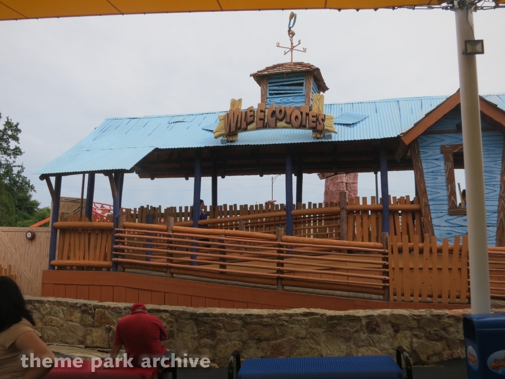 Looney Tunes BoomTown at Six Flags Over Texas