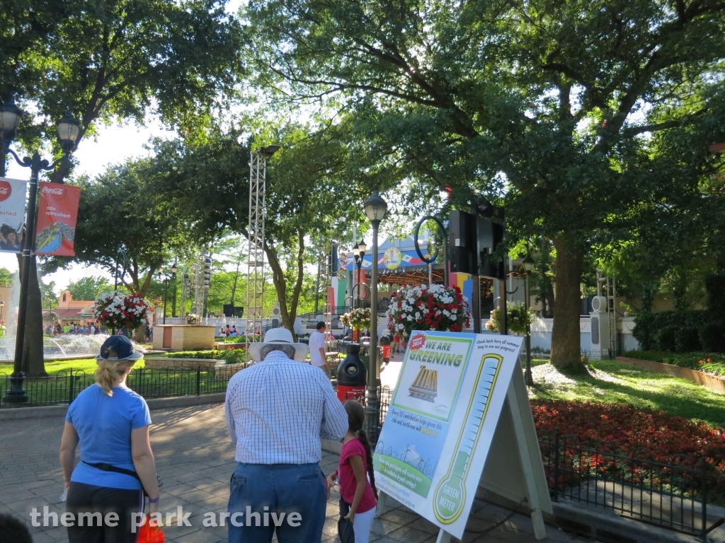 Star Mall at Six Flags Over Texas