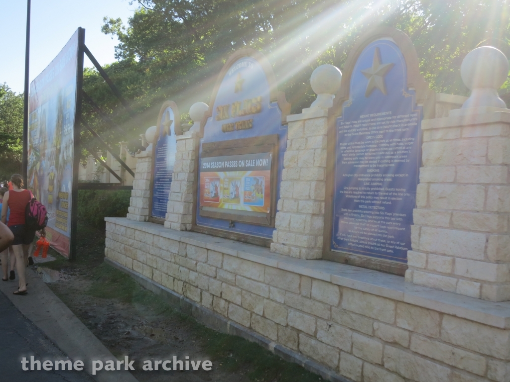Star Mall at Six Flags Over Texas
