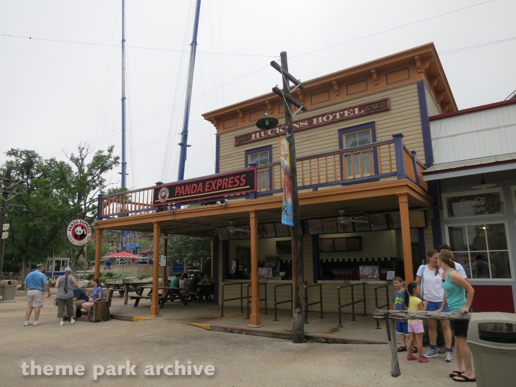 Crackaxle Canyon at Six Flags Fiesta Texas
