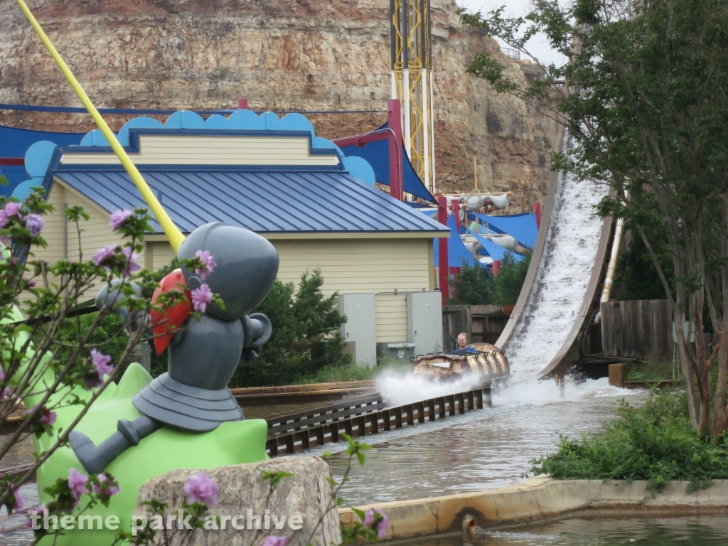 Bugs White Water Rapids at Six Flags Fiesta Texas